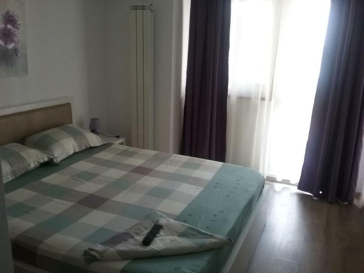 Flory'S Apartment Mamaia Buitenkant foto